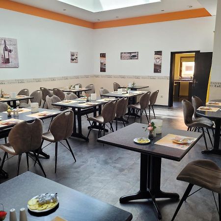 Hotel Schweizer Hof Хале Екстериор снимка
