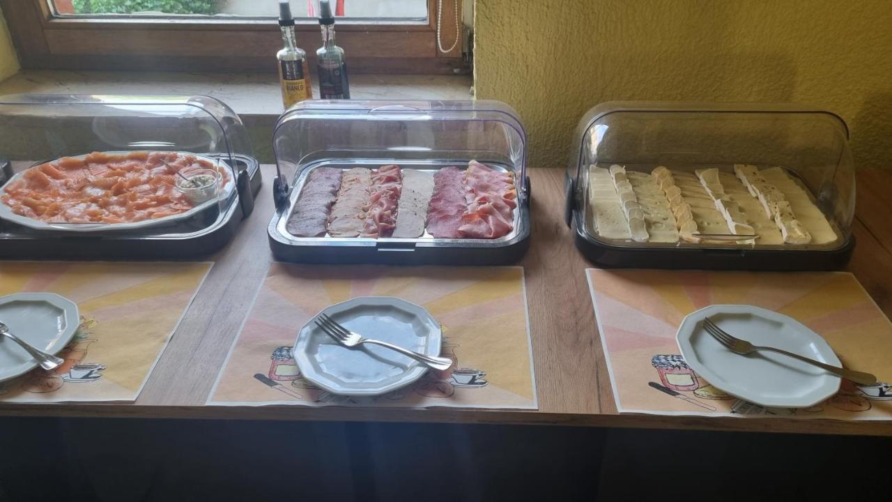 Hotel Schweizer Hof Хале Екстериор снимка