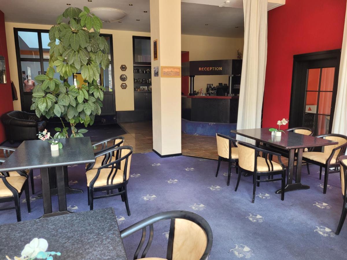 Hotel Schweizer Hof Хале Екстериор снимка