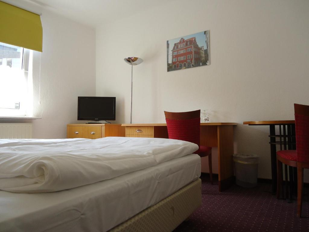 Hotel Schweizer Hof Хале Екстериор снимка
