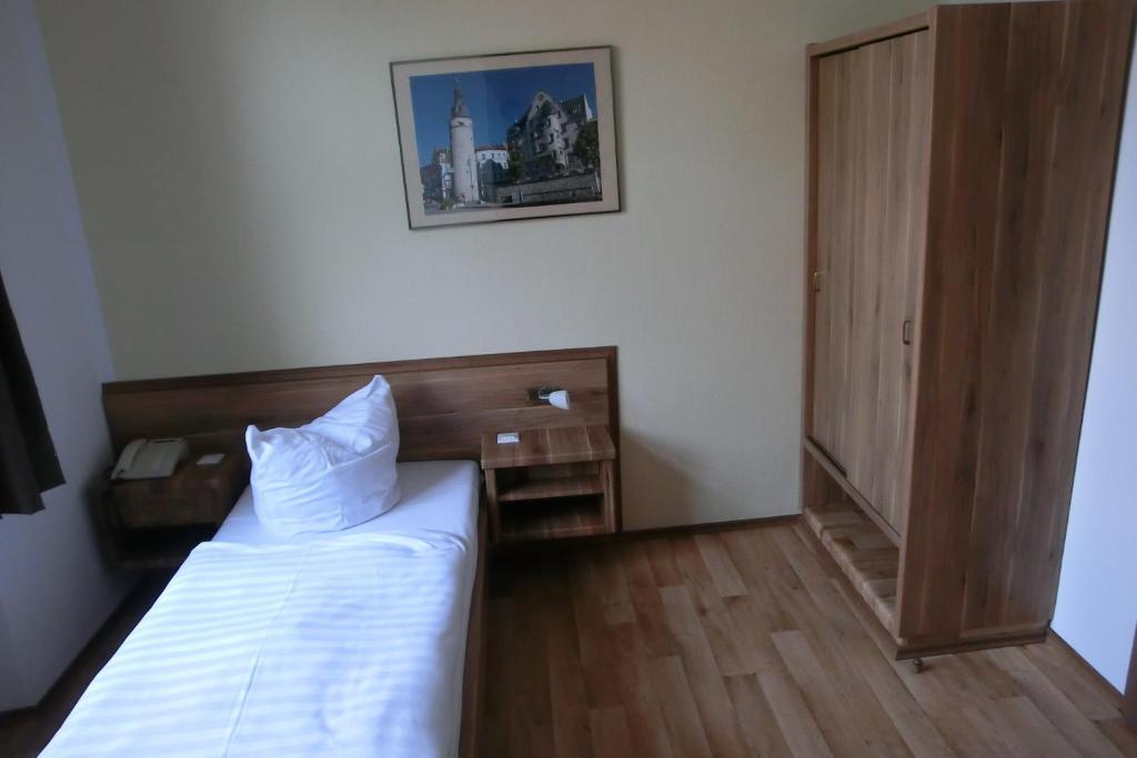 Hotel Schweizer Hof Хале Екстериор снимка