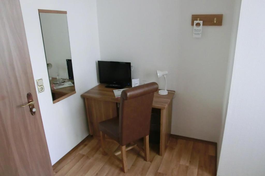 Hotel Schweizer Hof Хале Екстериор снимка