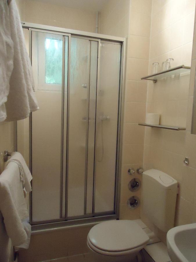 Hotel Schweizer Hof Хале Екстериор снимка