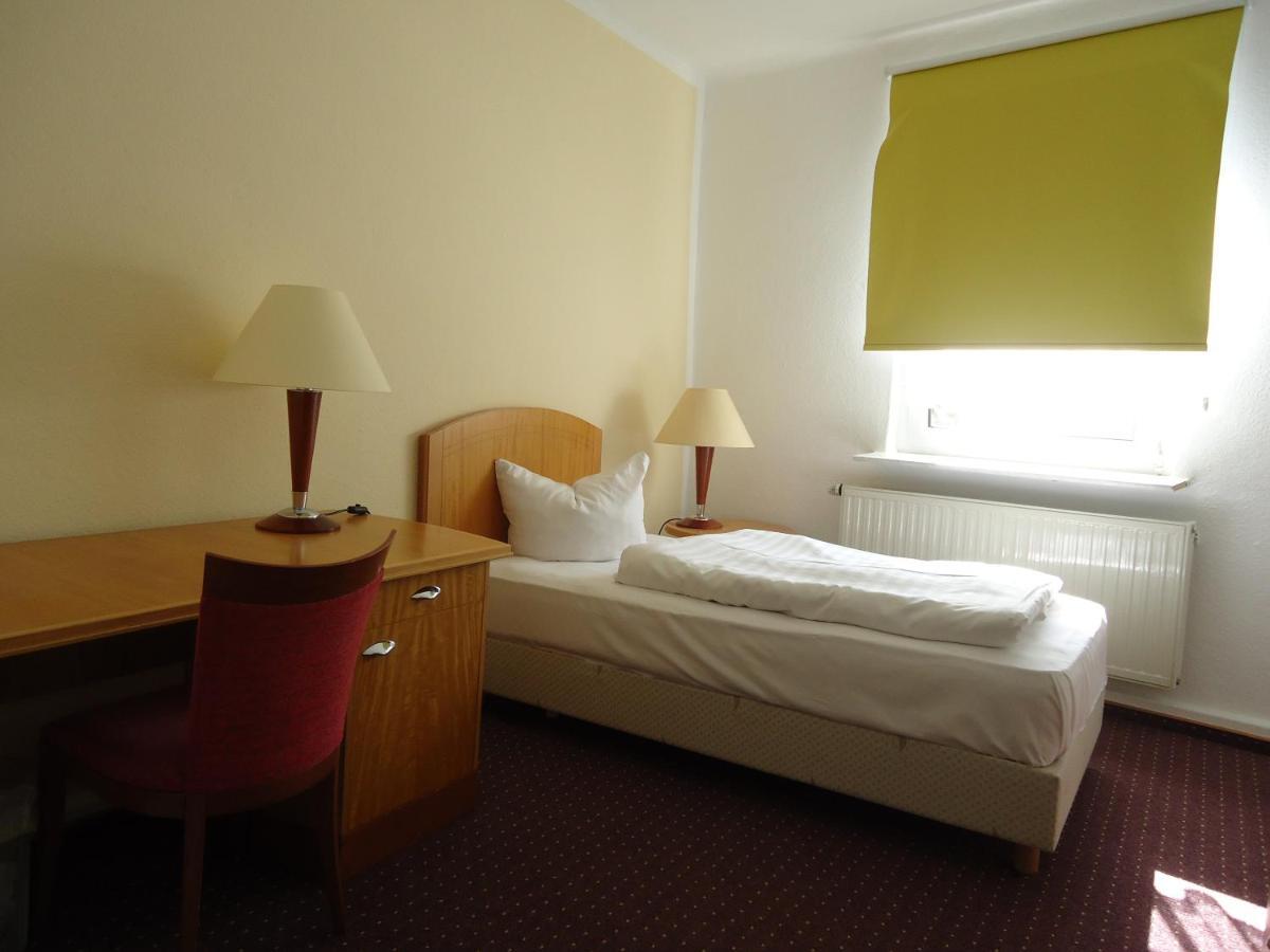Hotel Schweizer Hof Хале Екстериор снимка