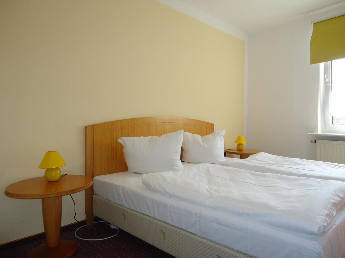 Hotel Schweizer Hof Хале Екстериор снимка