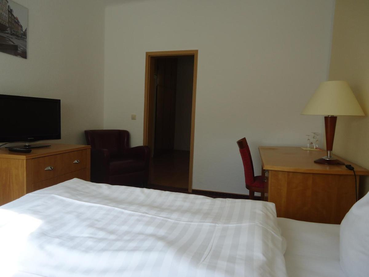 Hotel Schweizer Hof Хале Екстериор снимка
